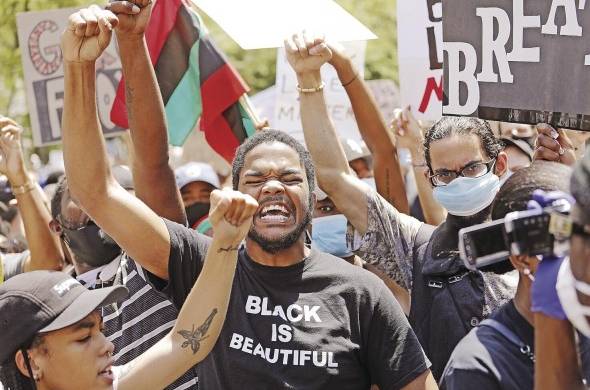 Protestas masivas, en repudio a la muerte de George Floyd, han despertado el movimiento #blacklivesmatter.