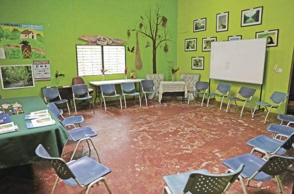 En Centro El Tucán existe un salón en donde se pueden realizar talleres y conferencias.