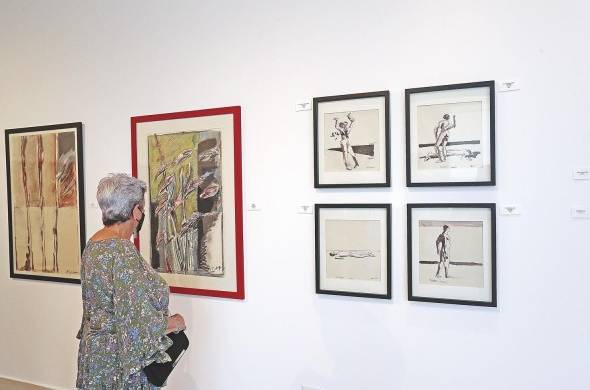 La muestra incluye obras abstractas y dibujos