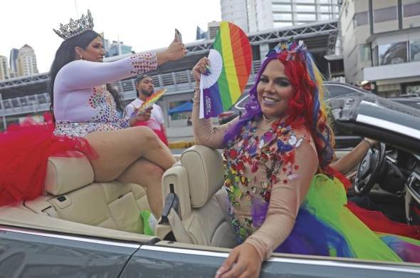 Comunidad LGBTQ+ marcha en Panamá por una sociedad sin discriminación