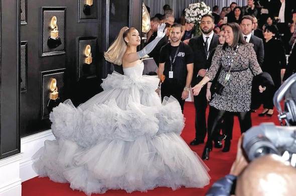 Ariana Grande, una de las artistas más aclamadas en la alfombra roja.