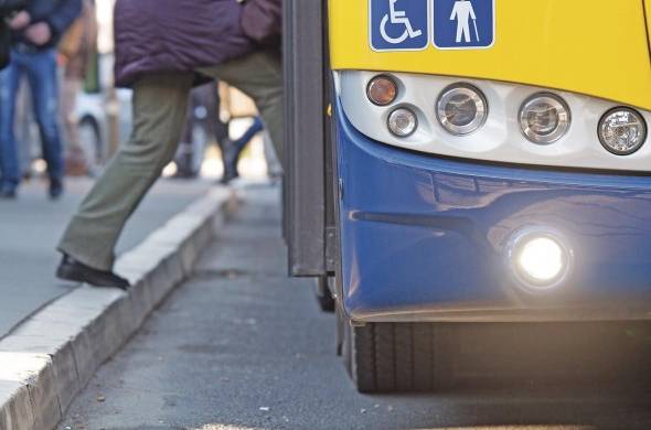 El transporte público reduce hasta un 30% las emisiones de dióxido de carbono.