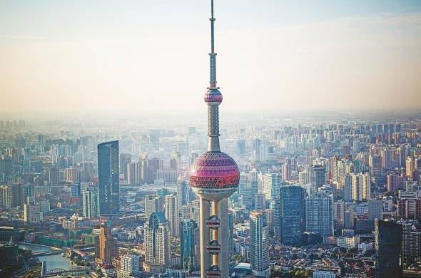 Vista aérea del centro de Shanghai, ciudad financiera china.