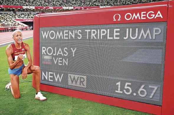 La venezolana Yulimar Rojas, nueva plusmarquista mundial de triple con un salto de 15,67 metros en su final de Tokio 2020.