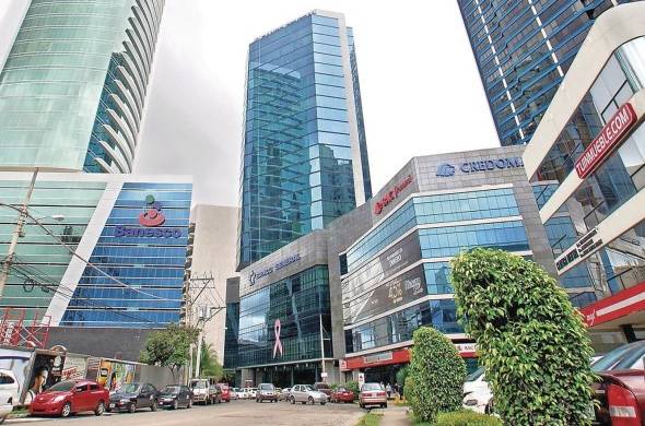 La Superintendencia de Bancos de Panamá es el ente regulador del sector financiero.