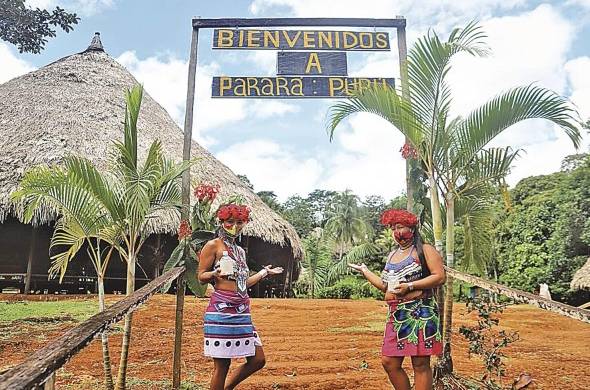 El visitante puede conocer la cultura de la comunidad indígena Emberá, ubicada en las riberas del río Chagres.