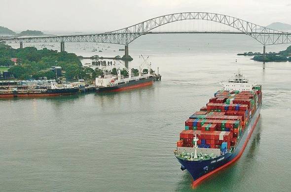 El impacto del sector marítimo y logístico extendido representa alrededor de un tercio de la economía nacional.