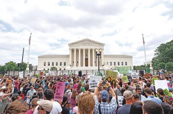 Manifestación frente a la Coste Suprema de Estados Unidos por la revocatoria de la sentencia Roe vs Wade, que termina con el derecho constitucional al aborto