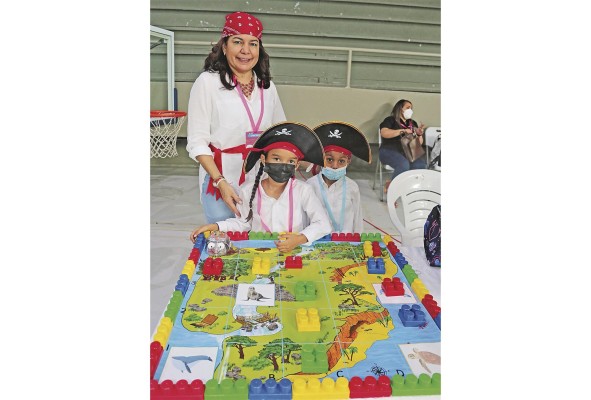 En RoboTIC participaron estudiantes de primaria, media y premedia.