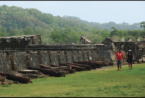 Portobelo alberga ruinas coloniales consideradas patrimonio cultural.
