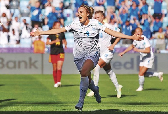 Cada partido de la Eurocopa hace crecer la emoción y presenta nuevos aspirantes al título, aunque el gran favorito es Alemania, con ocho títulos.