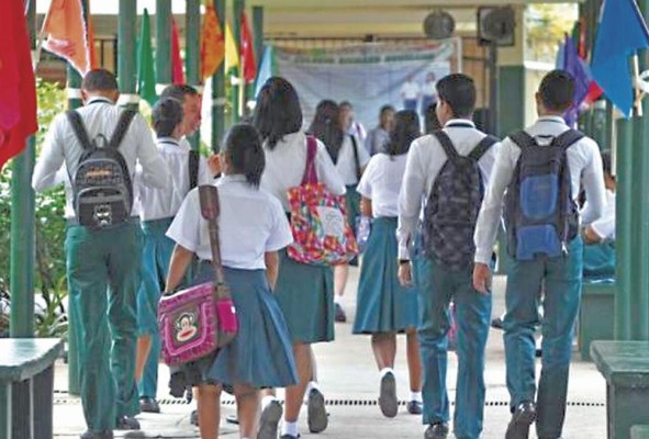 A pesar de que los docentes no dan clases desde el pasado 23 de octubre, el Meduca y la dirigencia magisterial acordaron que la finalización del año escolar se mantiene hasta el 29 de diciembre.