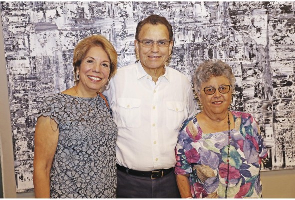 Marta de Quintero, José Quintero y Marisol Lombana