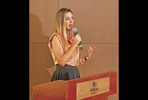 Coelho se considera una fiel creyente del empoderamiento femenino.