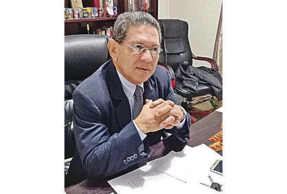 Licenciado en derecho y ciencias políticas de la Universidad de Panamá, y catedrático universitario.