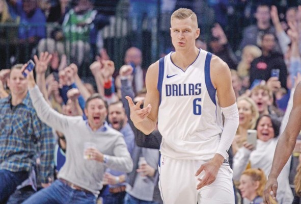 En 2019 fue fichado por los Dallas Maveriks.
