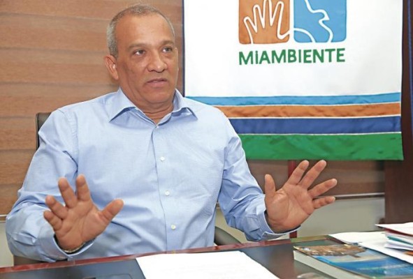 El Ministro de Ambiente, Milciades Concepcion aprobó por medio la Resolución DEIA-LAM-002-2021 de 18 de febrero de 2021, una modificación del estudio de impacto ambiental a la empresa Auramek Enineering Inc.