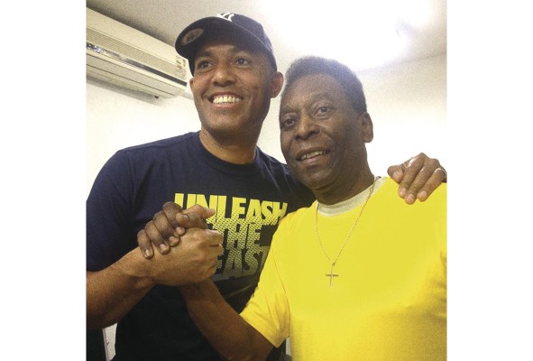 Dos estrellas amigas. “Cuando los atletas son votados en un Salón de la Fama, siempre hay desacuerdo. Pero no cuando se trata de mi viejo amigo Mariano Rivera... Todos están de acuerdo que eres genial, Mo! ¡Bien hecho!”. Posteó Pelé en su cuenta el 23 de enero de 2019.