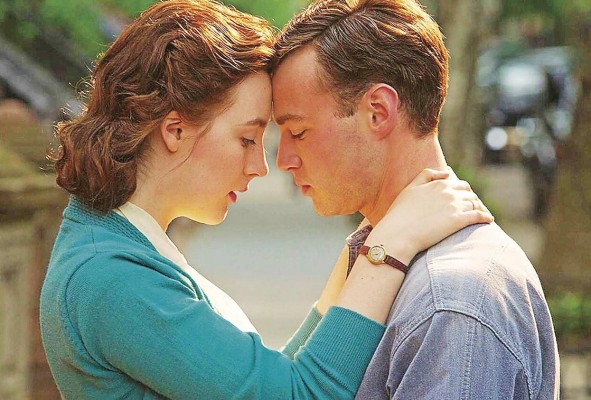 Ronan y Cohen retratan a los inmigrantes Eilis Lacey y Tony Fiorelli en la cinta de John Crowley.