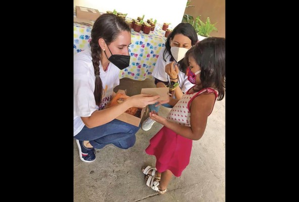 El criterio para definir buenas acciones es muy amplio e incluye acciones individuales y colectivas como: donar ropa, donar sangre, promover el reciclaje, donar o empacar alimentos, adoptar un animal, contribuir a la reforestación o limpieza de playas, mejorar o acondicionar un parque público o área recreativa, recolectar y donar libros, brindar tutorías académicas, entre otros.