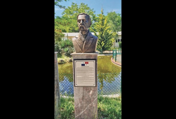 Busto de Don Justo Arosemena