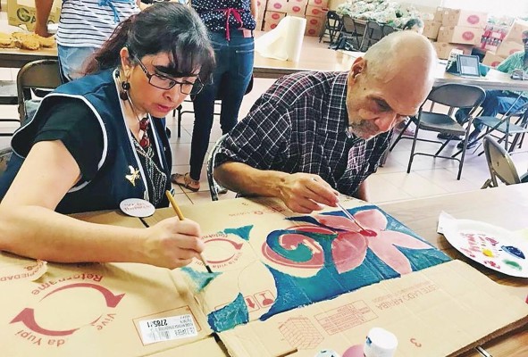 Las actividades de arteterapia en los adultos mayores traen resultados positivos en su salud.