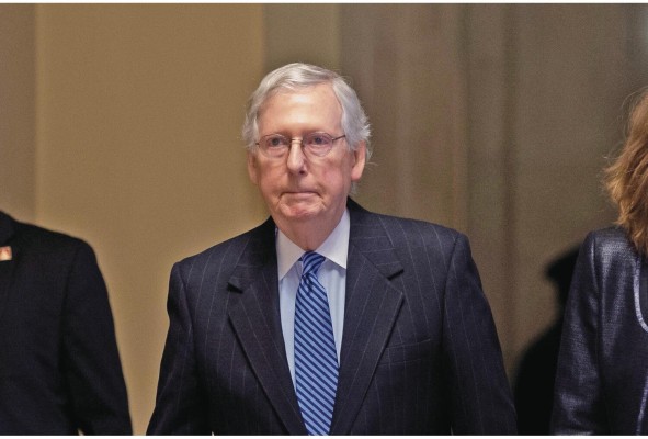 Mitch McConnell , líder de la mayoría republicana, durante la sesión de ayer.