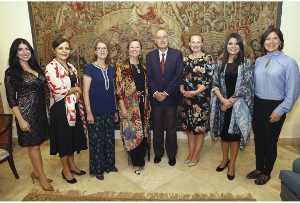 Carla De Sanctis, Glivania Oliveira, Oumama Aouad Lahrech, Patricia González de Pagalday, Javier Pagalday Gastelurrutia, Ilse Smits, Diana Vanega y Fabiola Zavarce