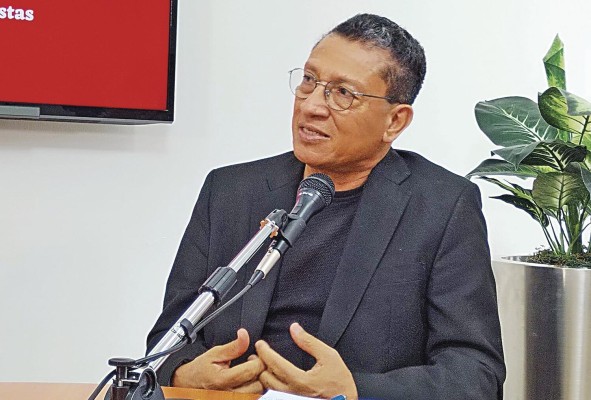 Roberto Pinnock, sociólogo y docente universitario.