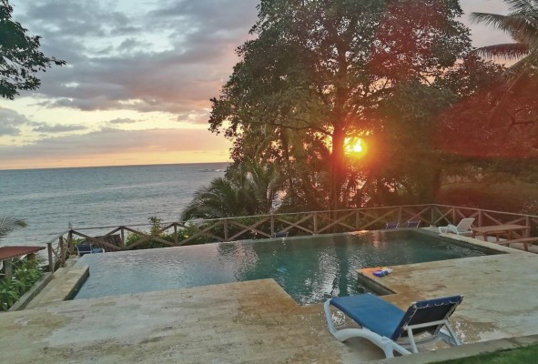 Atardecer en la playa de Santa Catalina, provincia de Veraguas.