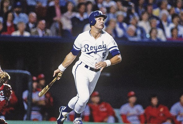 George Brett obtuvo 390 en promedio de bates en 1980, coqueteando con la marca de 400 del pelotero Ted Williams.