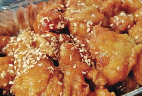Pollo a la miel y ajonjolí