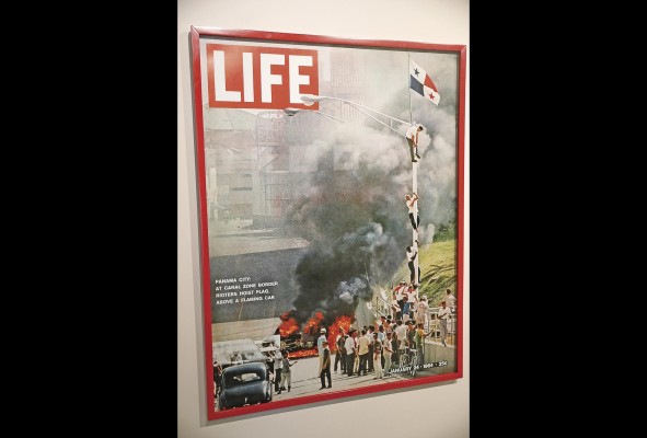 'Ahora guardas las huellas demis pasos' explora la simbología nacional.