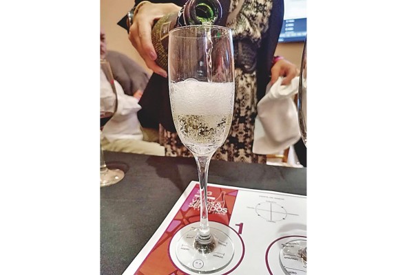 Freixenet Cordón Negro. Dosage brut, con burbuja muy fina y persistente