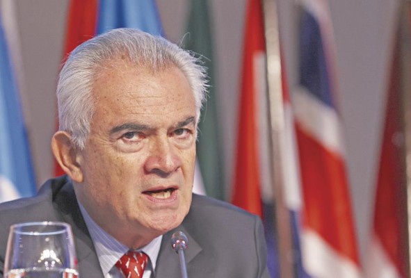 El secretario ejecutivo de la Comisión Económica para América Latina y el Caribe Cepal, José Manuel Salazar-Xirinachs está preocupado por las cuestiones éticas al usar la IA.