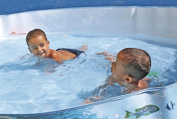 Las piscinas consumen gran cantidad de agua.