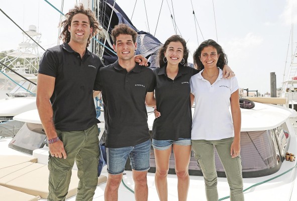 Los Odsiders: Santiago García De Blanco, Carlos Montero, Sara Cobos y Carmen Gómez en el 'Aquarela'.