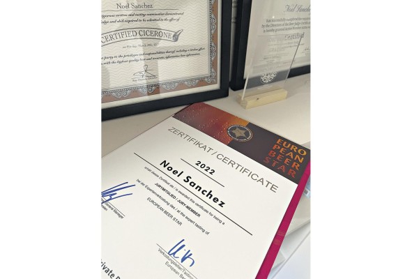 Sánchez es el primer panameño en conseguir el título de Certified Cicerone por sus conocimientos en la industria cervecera