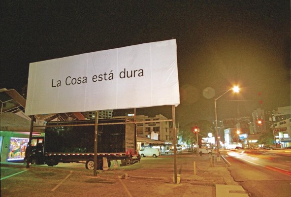 La cosa está dura (2003), obra de Gustavo Araujo