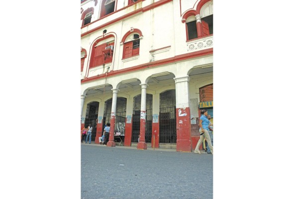 Fachada del teatro Variedades