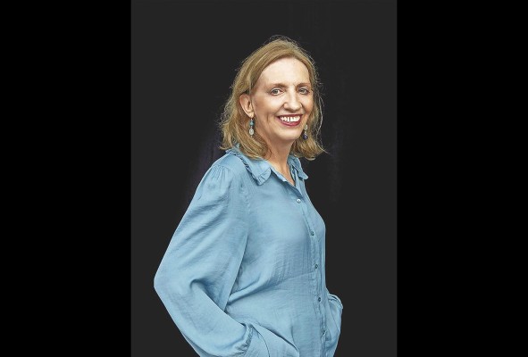 Ana García Bergua: 'A los políticos habría que encerrarlos en una biblioteca'