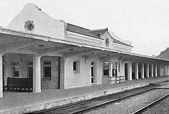 Terminal del ferrocarril en Balboa, junio de 1915. Posicionada en las proximidades del 'Administration Building' era parte de la estructura que permitía el funcionamiento y la conectividad de esta 'nueva capital' de la Zona del Canal.