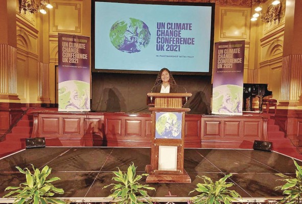 Muñoz representó a la Asamblea Ciudadana de Glasgow y recibió un reconocimiento por parte del Consejo Municipal