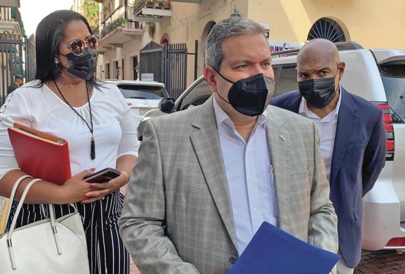 Miembros de la Unión Nacional de Asociaciones de Padres de Familia y Acudientes fueron a la Presidencia a solicitar la sanción del proyecto 508.