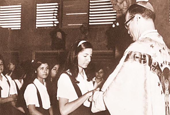 Mery Alfaro creció en la década de 1950 y 1960; entonces el papel de la mujer en la sociedad era muy limitado.