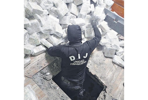 En diciembre de 2021 las autoridades decomisaron más de $10 millones a un brazo operativo del cartel del Golfo en la costa atlántica panameña