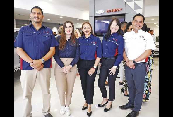 Fernando Aguilar, Martina Peñalba, Yarineth Martínez, Denisse Castillero, Virgilio López.