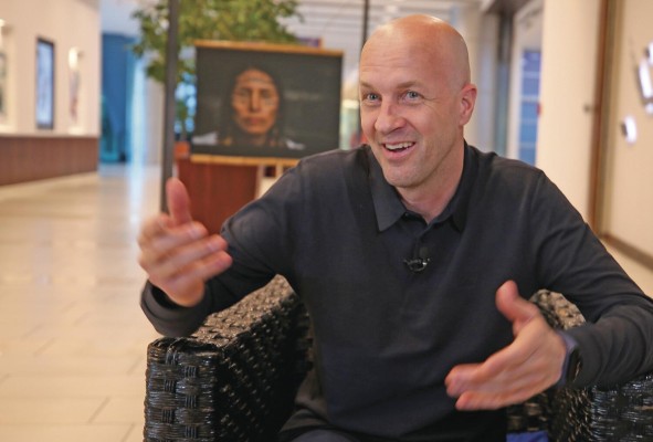El entrenador de la selección de fútbol de Ecuador, Jordy Cruyff, durante una exclusica con EFE.