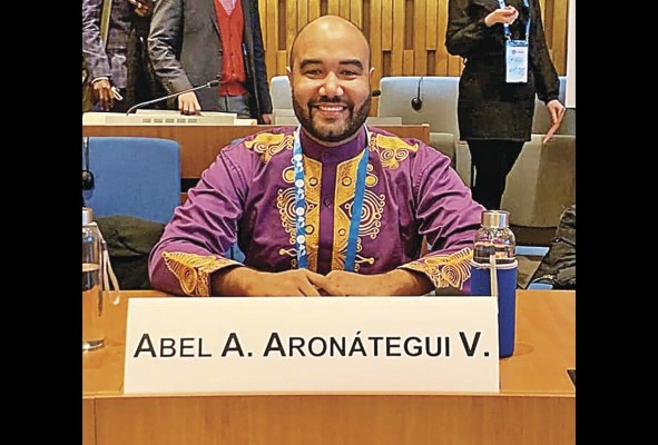 Aronategui recibió el Premio Martin Luther King por la Unidad Global por la Democracia, fue nominado al programa Héroes por Panamá de TVN.