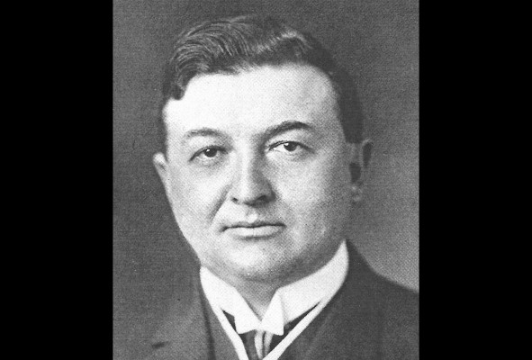 El arquitecto John Adolph Emil Eberson.